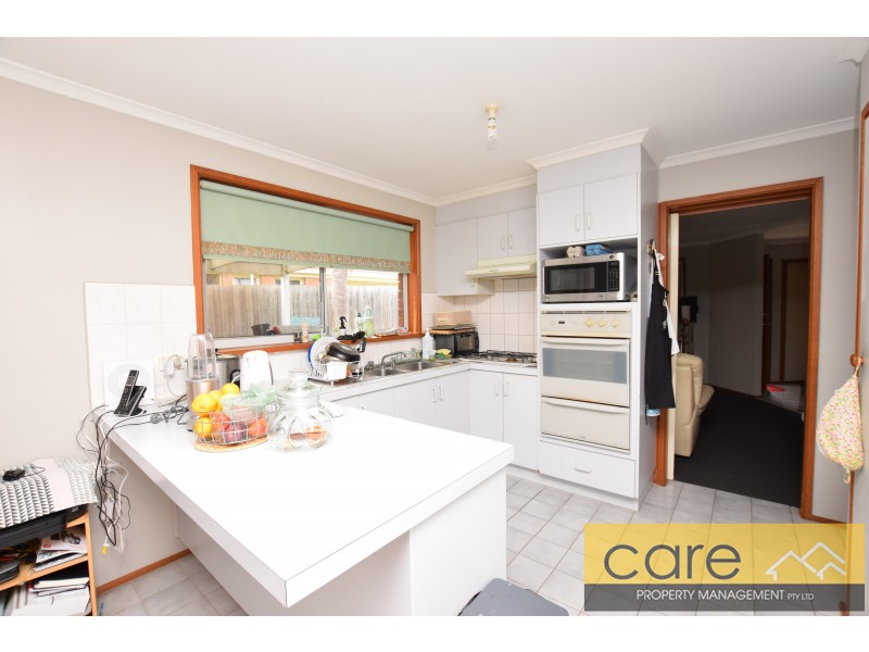 32 Lauren Drive, Hampton Park VIC 3976