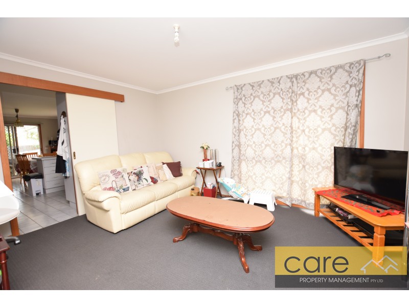 32 Lauren Drive, Hampton Park VIC 3976