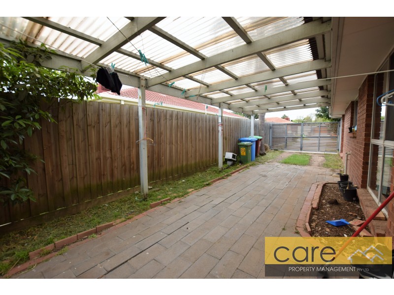 32 Lauren Drive, Hampton Park VIC 3976