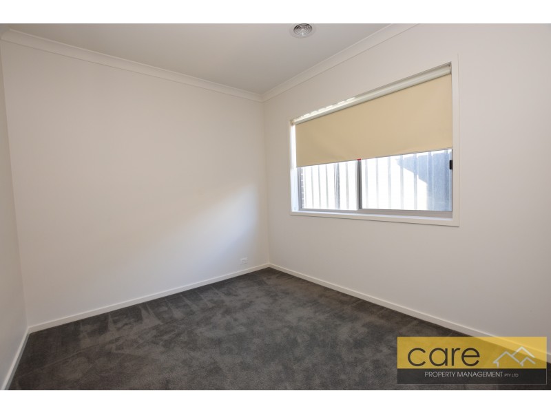 18 Arbourlea Boulevard, Cranbourne North VIC 3977