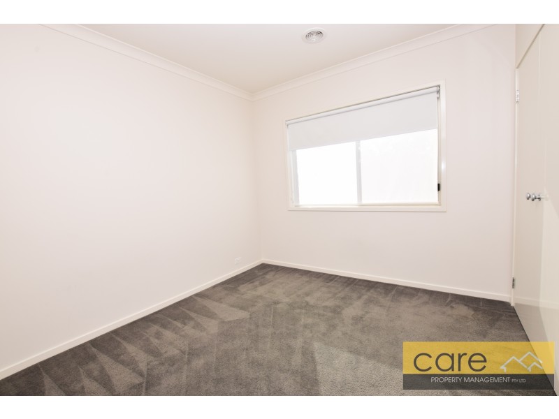 18 Arbourlea Boulevard, Cranbourne North VIC 3977