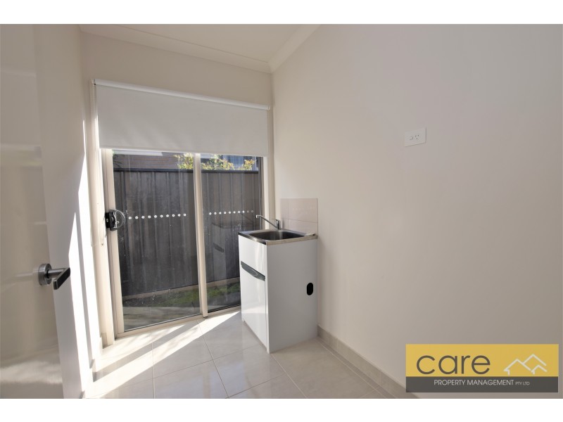 18 Arbourlea Boulevard, Cranbourne North VIC 3977