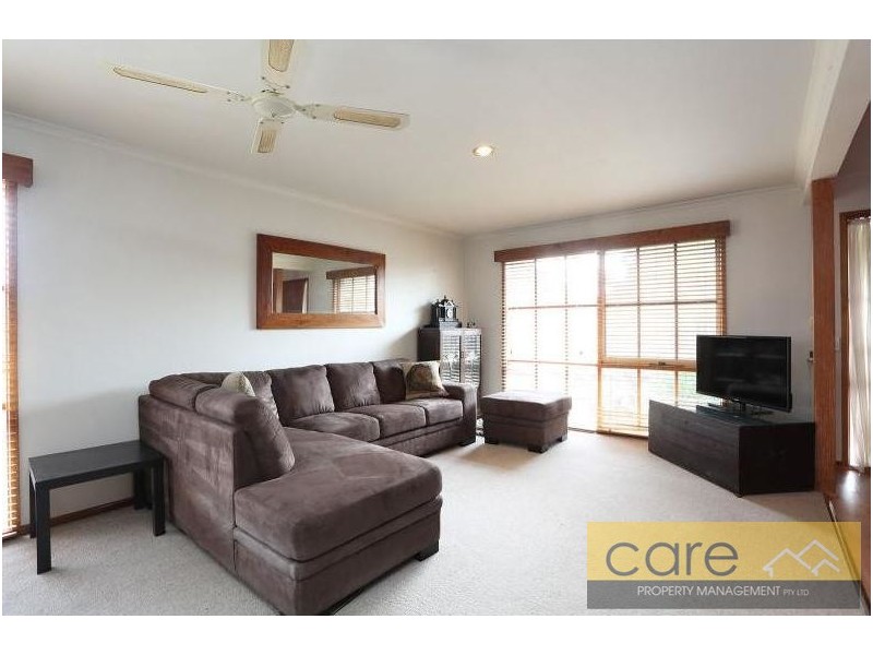 5 Parkes Way, Hampton Park VIC 3976