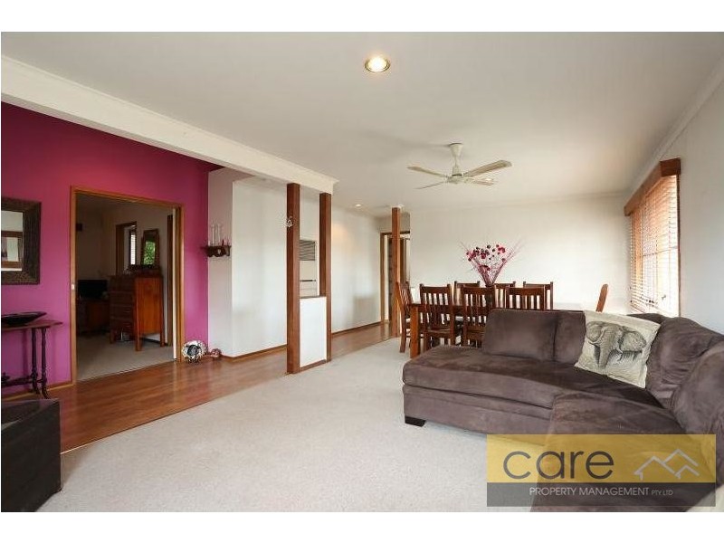 5 Parkes Way, Hampton Park VIC 3976