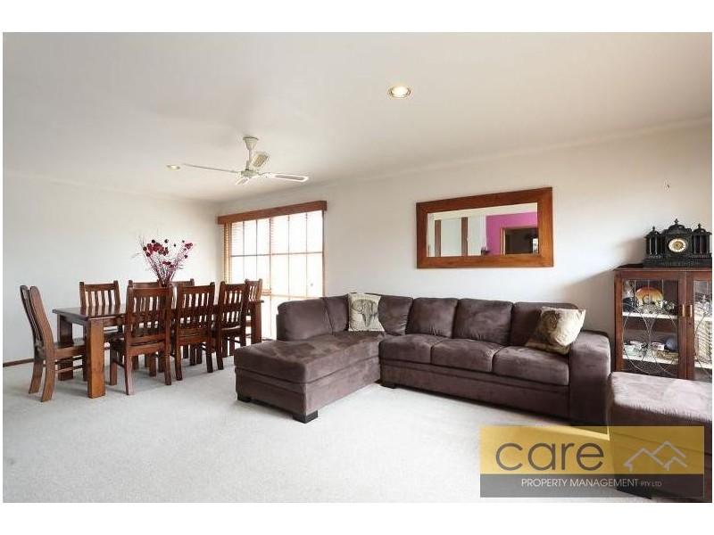 5 Parkes Way, Hampton Park VIC 3976