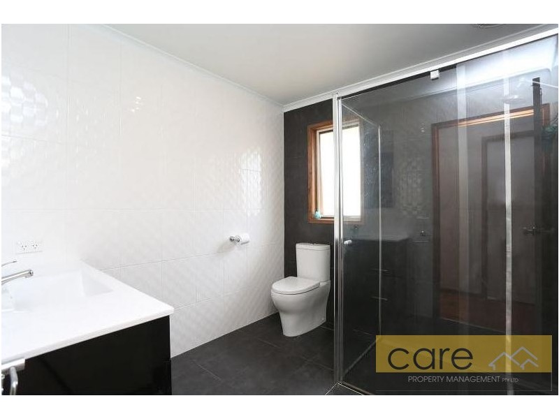 5 Parkes Way, Hampton Park VIC 3976