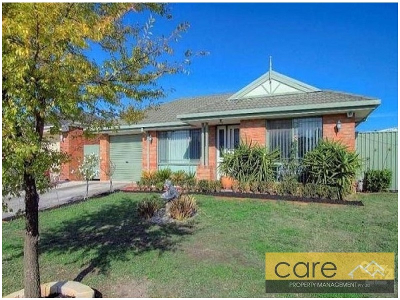 11 Macleod Way, Lynbrook VIC 3975