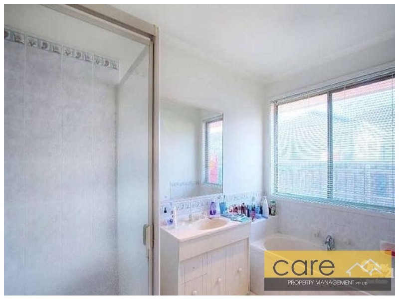 11 Macleod Way, Lynbrook VIC 3975