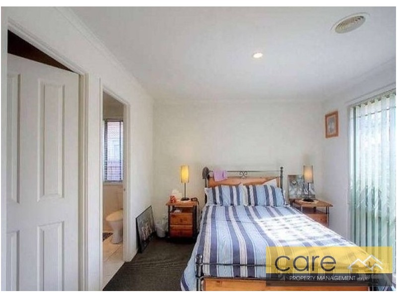 11 Macleod Way, Lynbrook VIC 3975