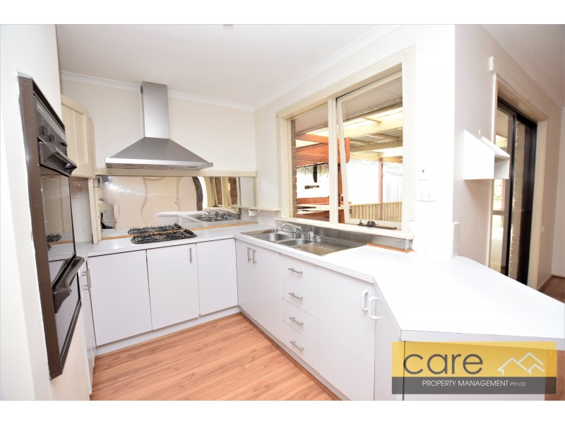 4 FULHAM CLOSE, Hampton Park VIC 3976