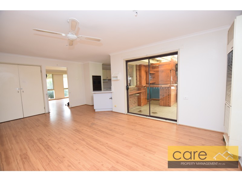 4 FULHAM CLOSE, Hampton Park VIC 3976