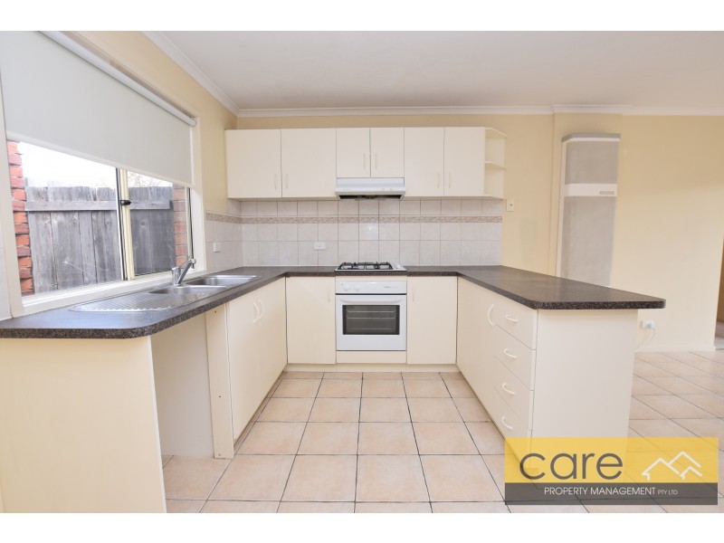 8 The Glade, Hampton Park VIC 3976