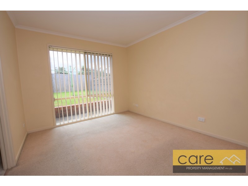 8 The Glade, Hampton Park VIC 3976