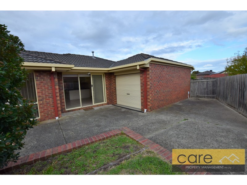 8 The Glade, Hampton Park VIC 3976