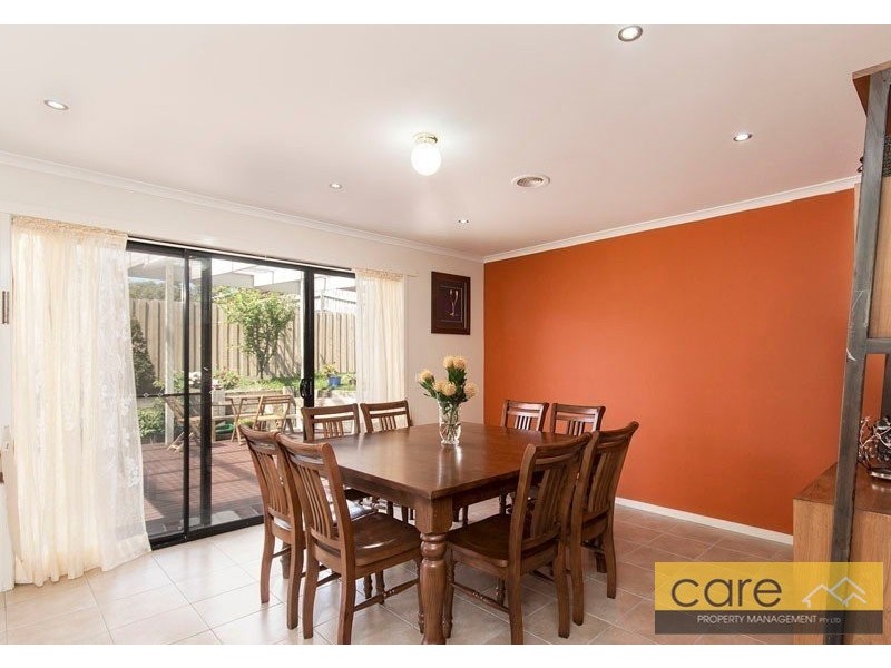2 Nirringa Drive, Hampton Park VIC 3976