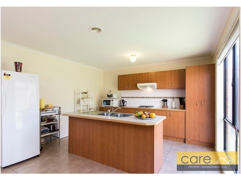 2 Nirringa Drive, Hampton Park VIC 3976