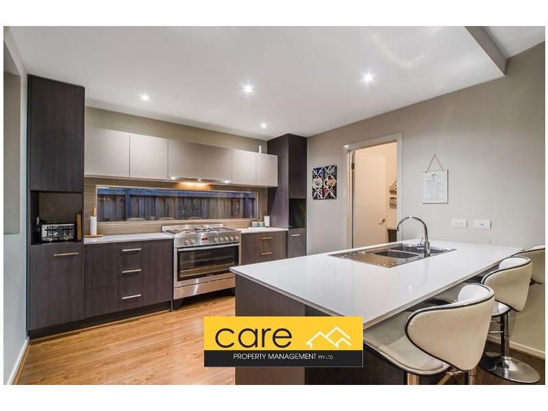 17 Chedword Road, Cranbourne North VIC 3977