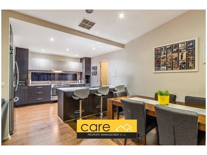 17 Chedword Road, Cranbourne North VIC 3977