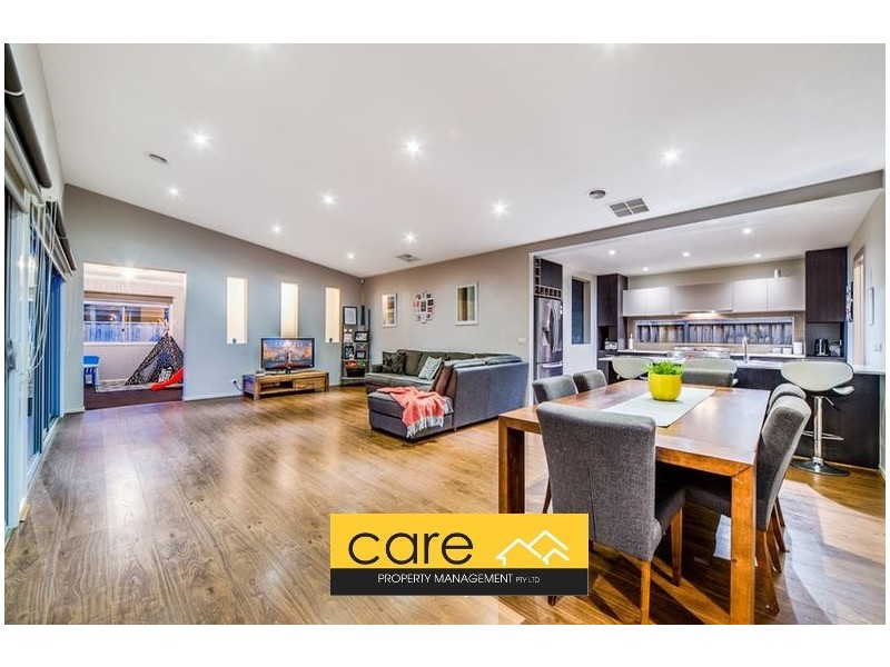 17 Chedword Road, Cranbourne North VIC 3977