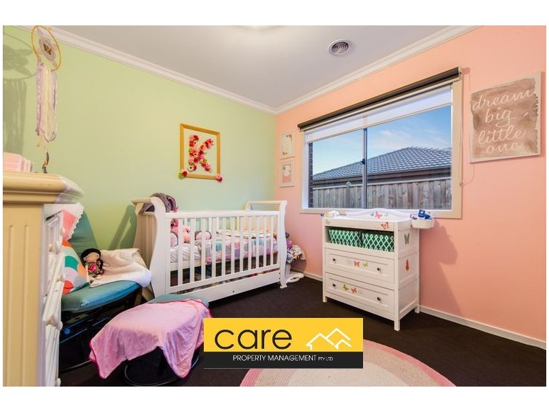 17 Chedword Road, Cranbourne North VIC 3977
