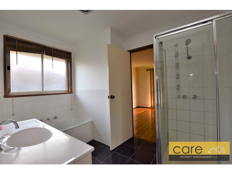 5 Owens Court, Hampton Park VIC 3976