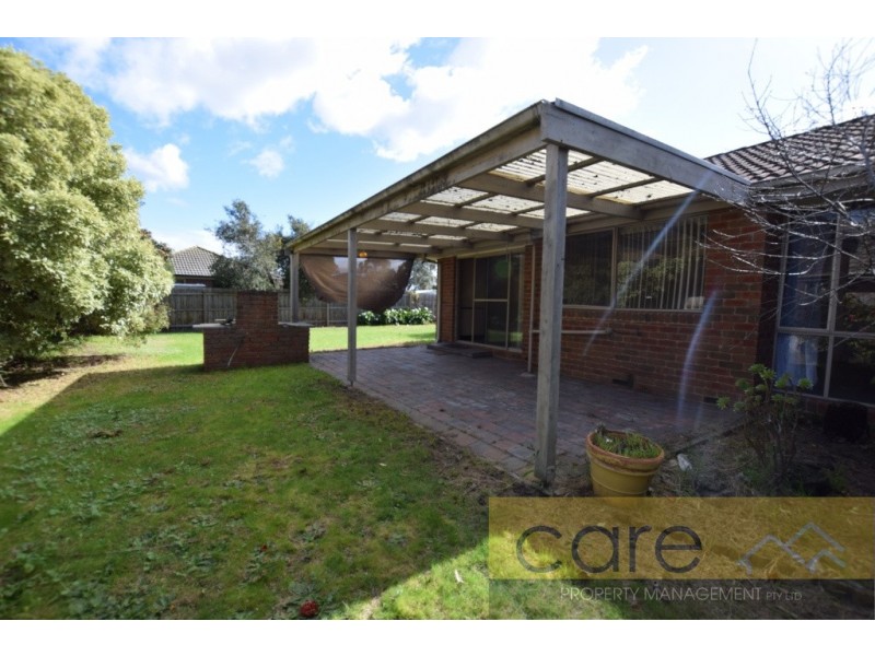 9 Chester Drive, Hampton Park VIC 3976
