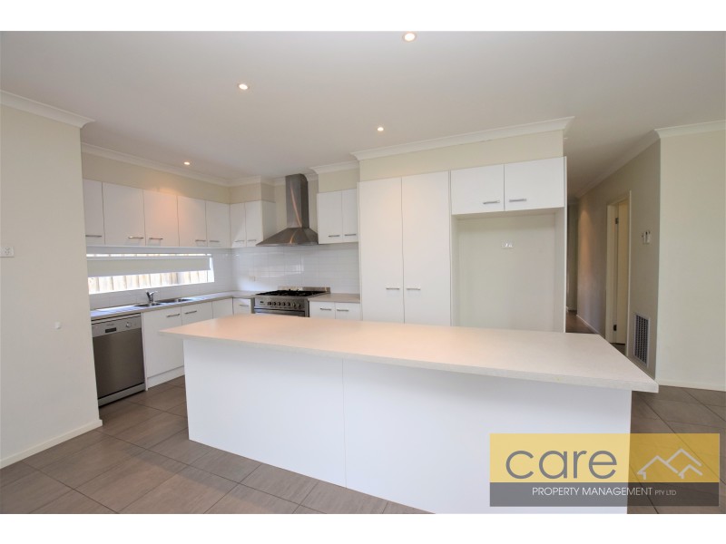 5 Snowy Drive, Lynbrook VIC 3975