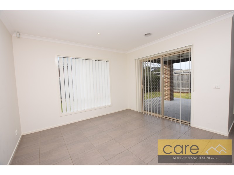 5 Snowy Drive, Lynbrook VIC 3975
