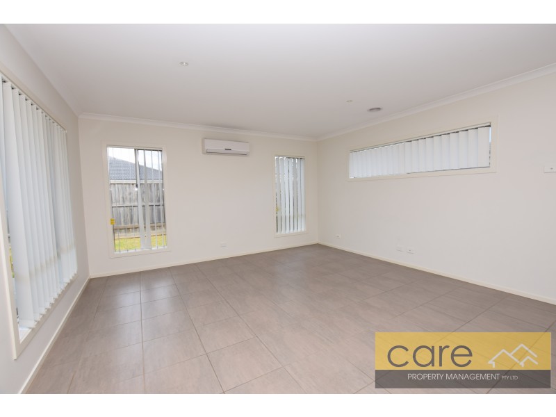 5 Snowy Drive, Lynbrook VIC 3975
