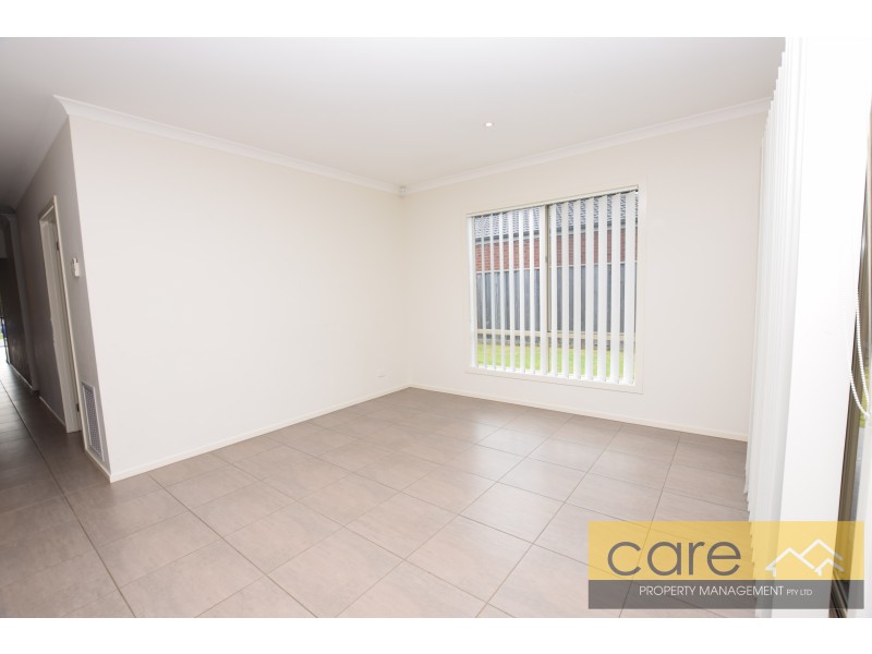 5 Snowy Drive, Lynbrook VIC 3975