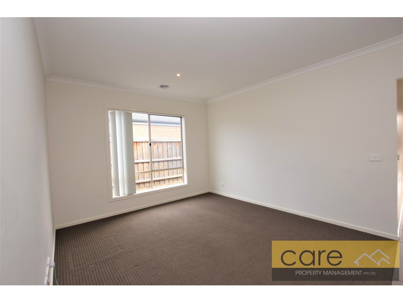 5 Snowy Drive, Lynbrook VIC 3975