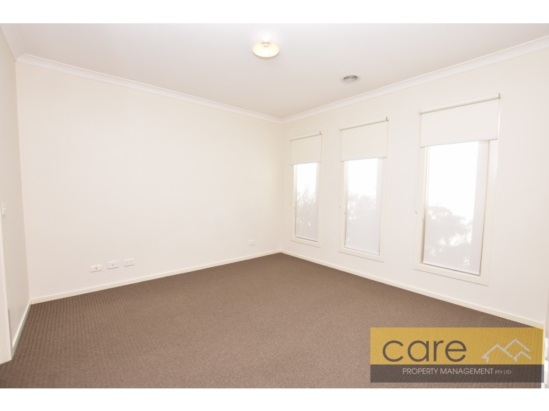 5 Snowy Drive, Lynbrook VIC 3975