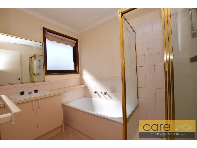 2/137 Fordholm Road, Hampton Park VIC 3976