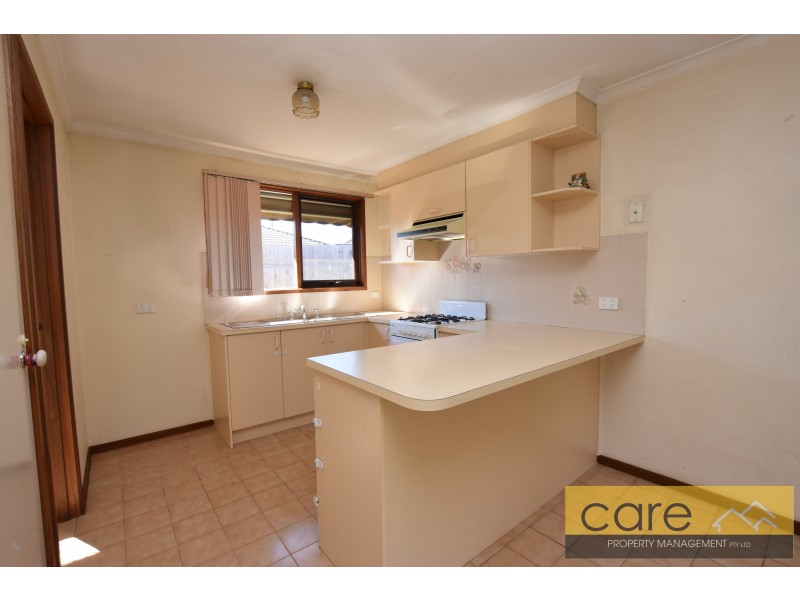 2/137 Fordholm Road, Hampton Park VIC 3976