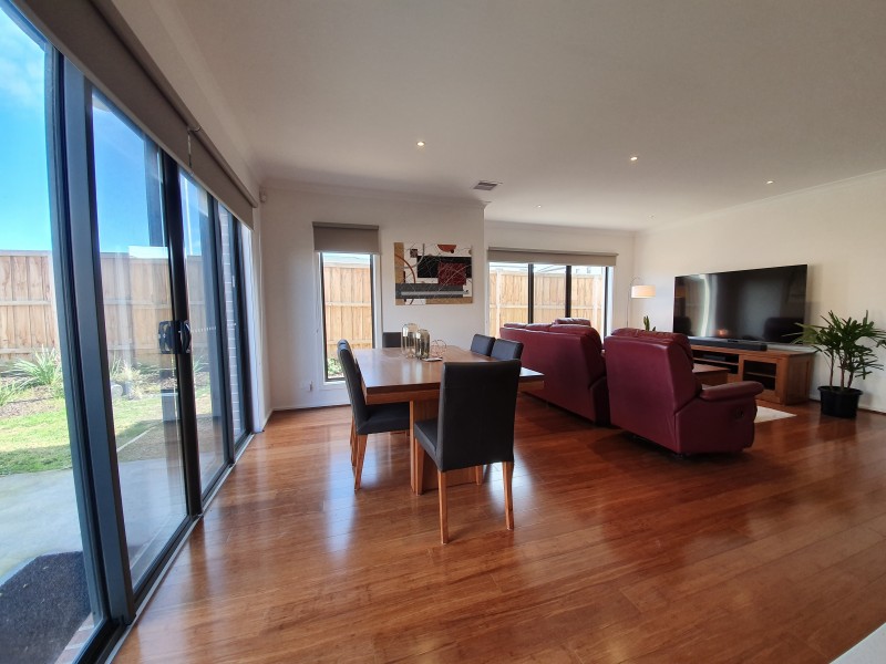 29 Oakman Way, Hampton Park VIC 3976