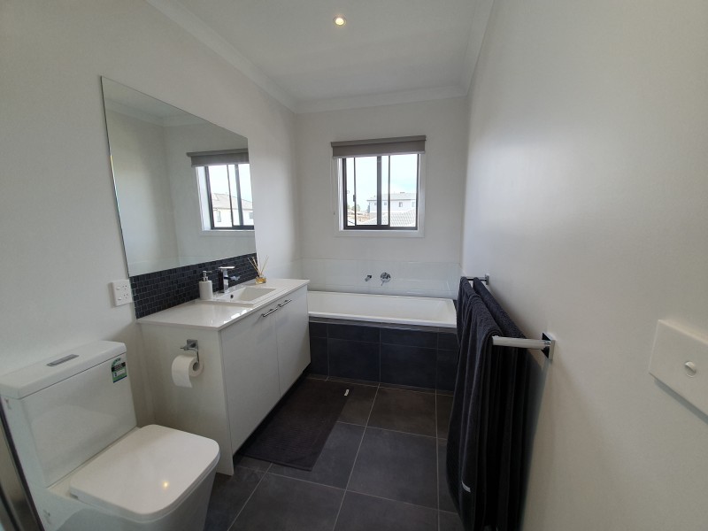 29 Oakman Way, Hampton Park VIC 3976