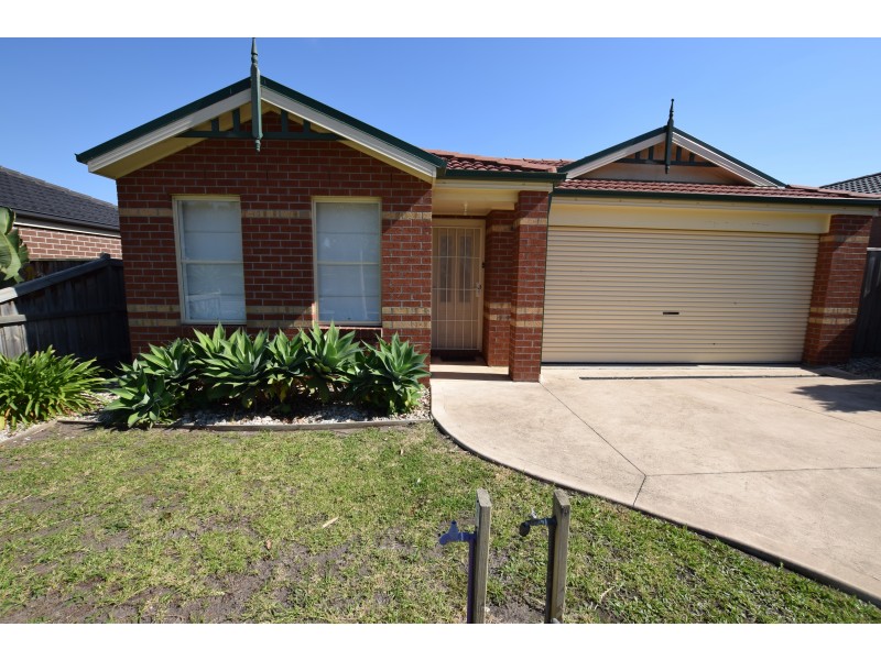 19 Bushranger Boulevard, Cranbourne East VIC 3977