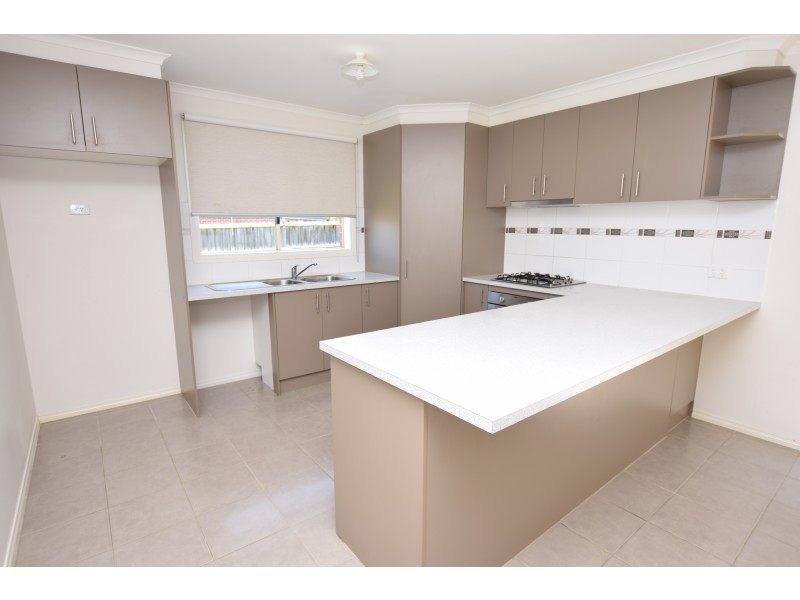 19 Bushranger Boulevard, Cranbourne East VIC 3977