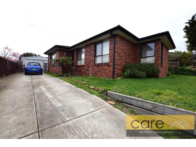 15 Meredith Crescent, Hampton Park VIC 3976