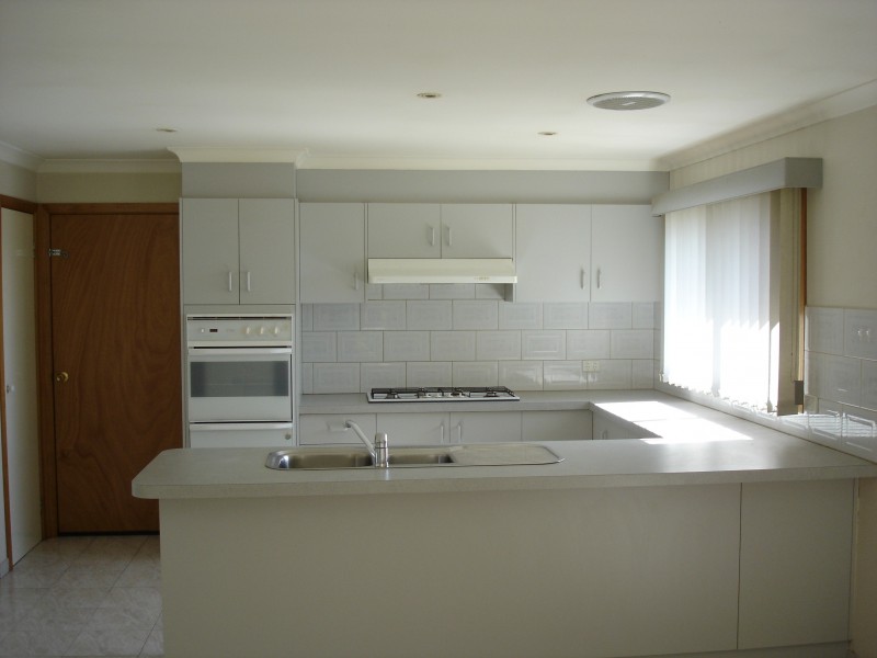 2 Lauren Drive, Hampton Park VIC 3976