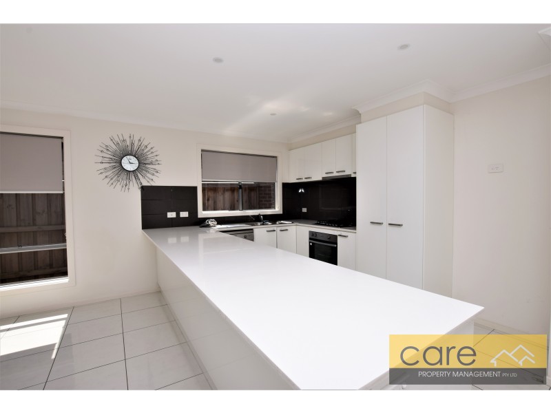 10 Townsend Avenue, Clyde VIC 3978