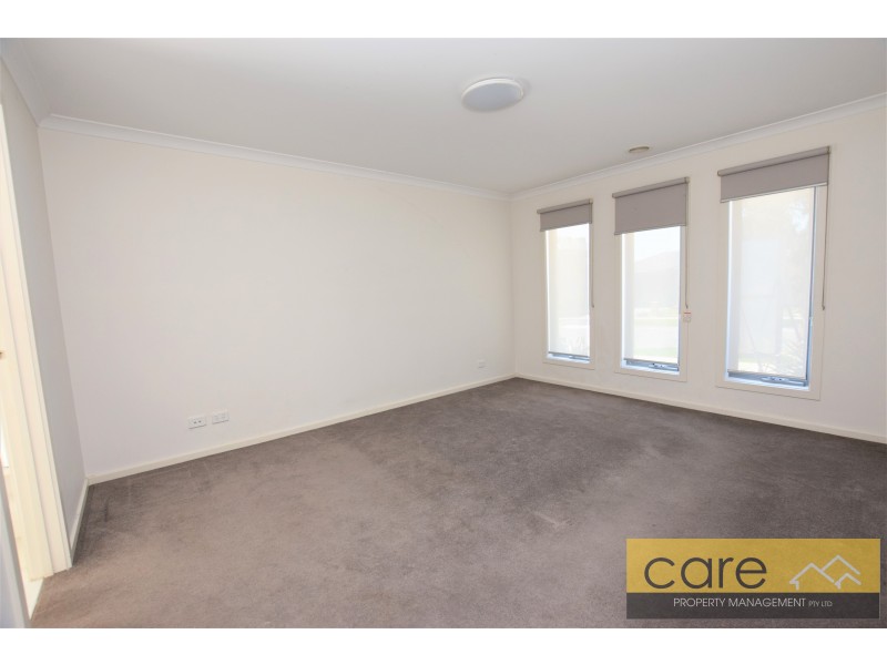 10 Townsend Avenue, Clyde VIC 3978