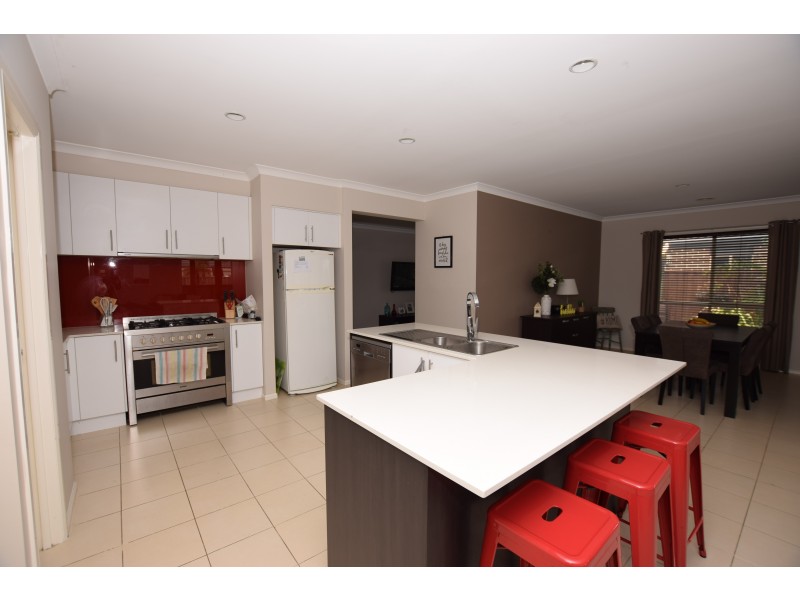 25 Gallery Way, Pakenham VIC 3810