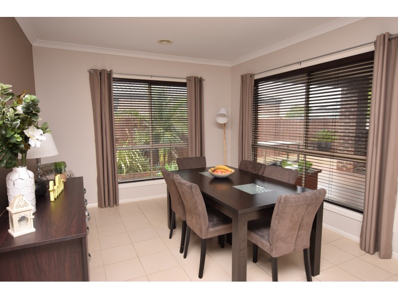 25 Gallery Way, Pakenham VIC 3810