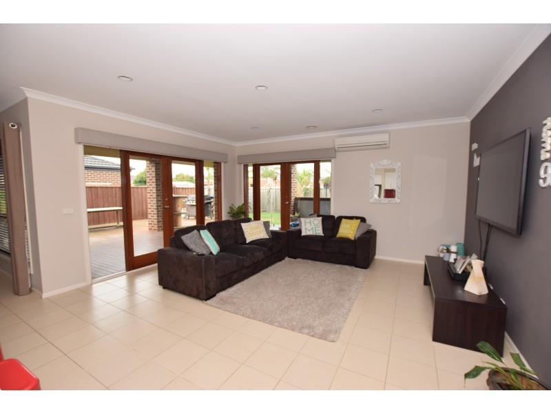 25 Gallery Way, Pakenham VIC 3810