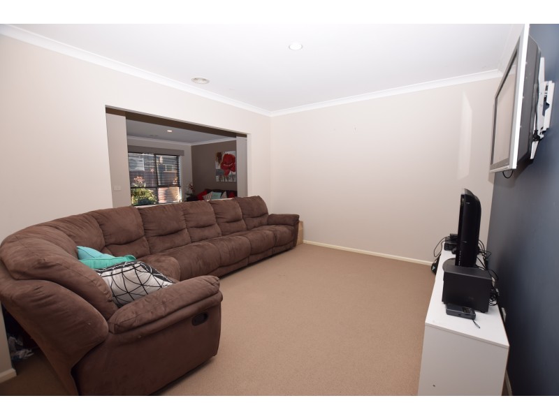 25 Gallery Way, Pakenham VIC 3810