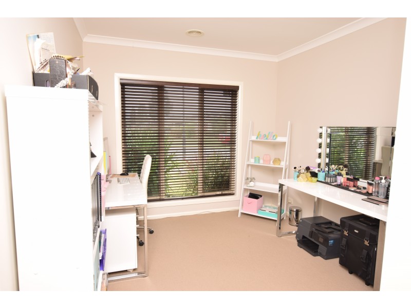 25 Gallery Way, Pakenham VIC 3810