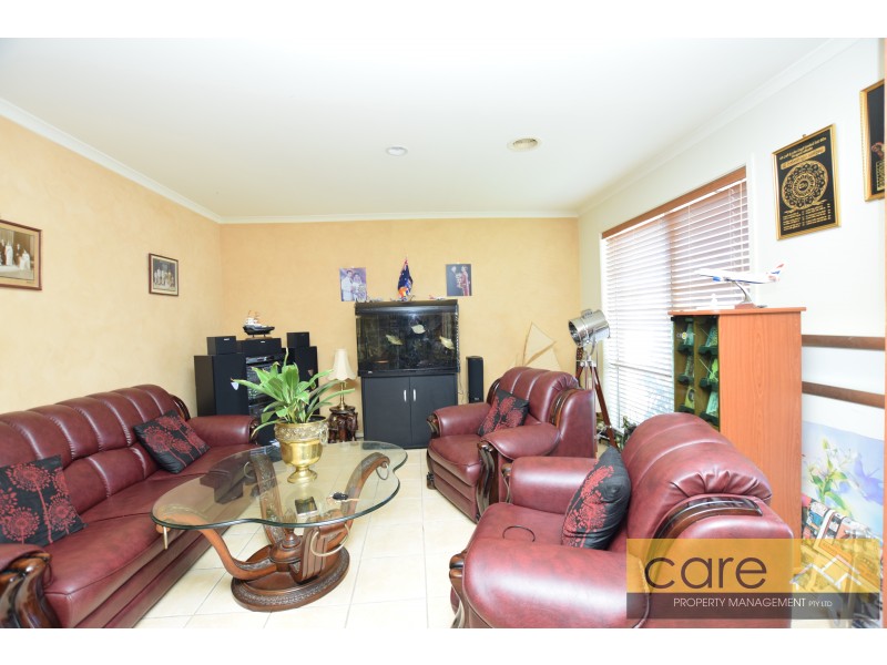 13 Peveril Crescent, Cranbourne North VIC 3977