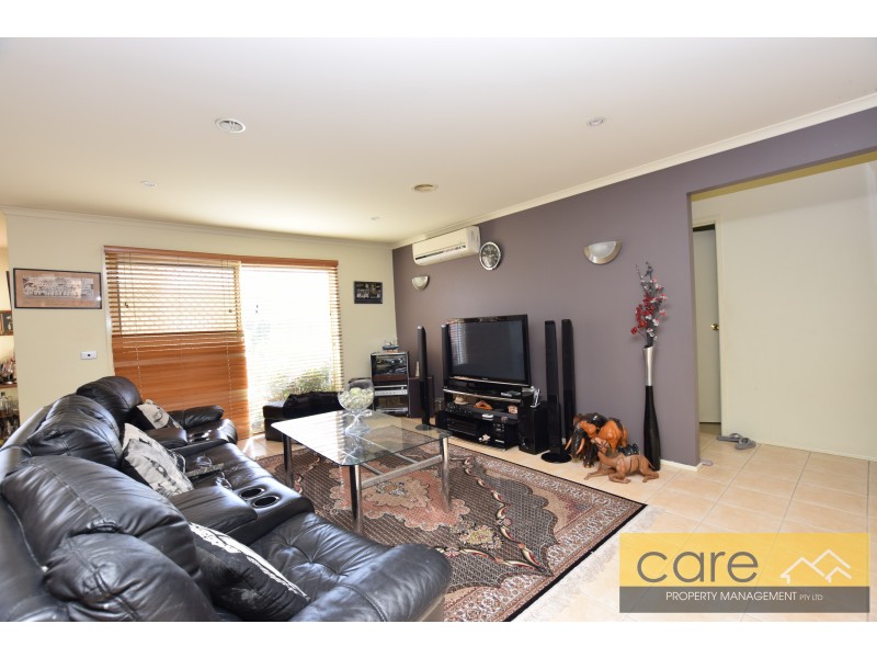 13 Peveril Crescent, Cranbourne North VIC 3977