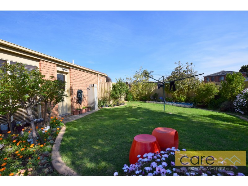 13 Peveril Crescent, Cranbourne North VIC 3977